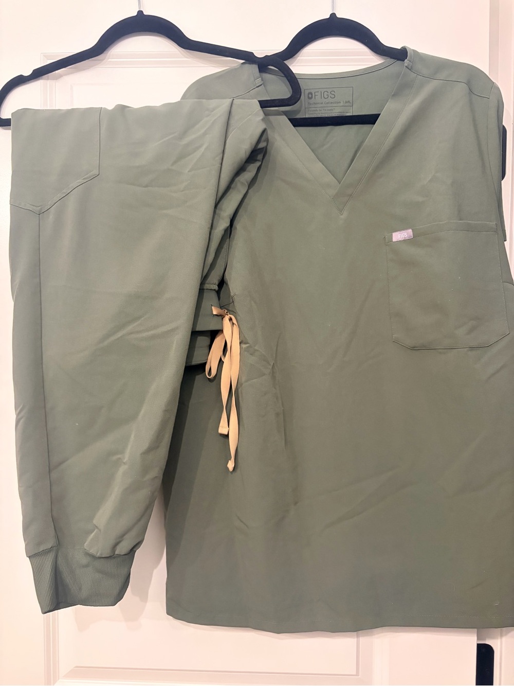 FIGS  Scrubs Moss Cantina Top and Zamora Joggers